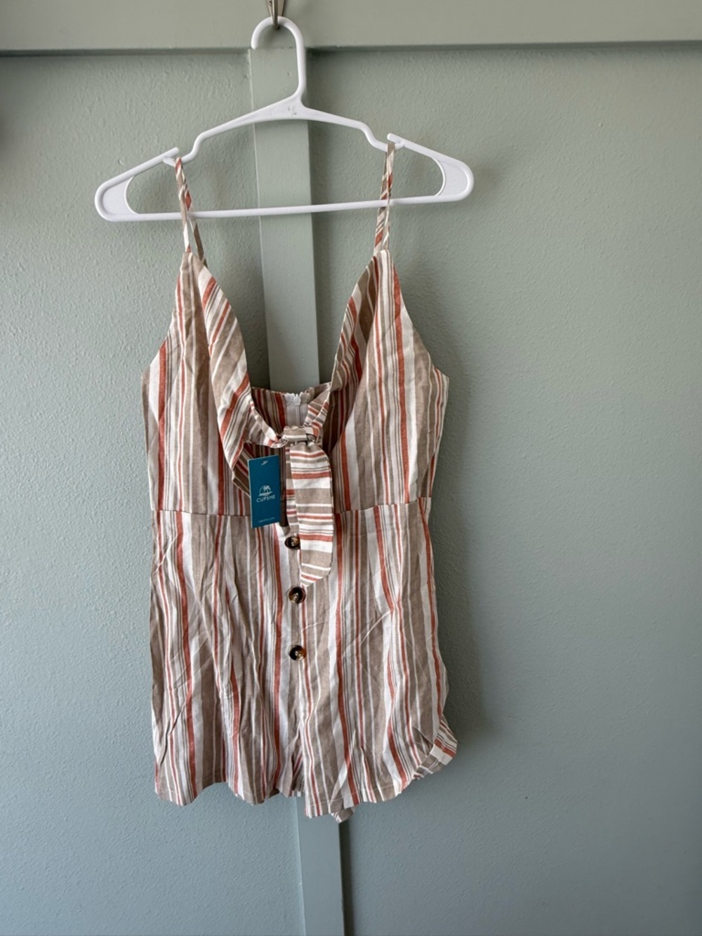 Cupshe Striped Tie-Front Linen-Blend Romper in Beige and Rust